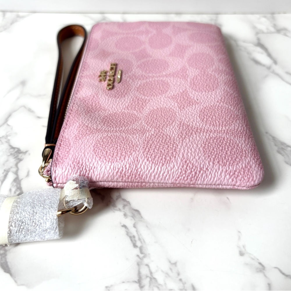 New LIMITED EDITION Coach Corner Zip Wristlet Powder Pink with Charm - Picture 7 of 12